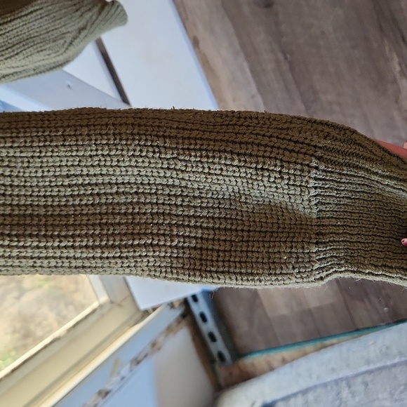 Olive green knit sweater - Picture 3 of 3